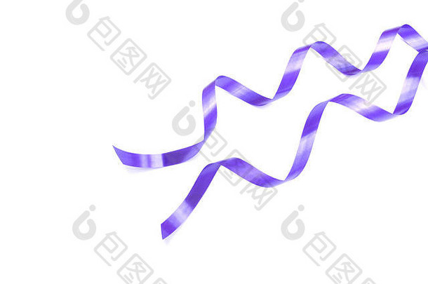 白色背景上孤立的螺旋紫色丝带。