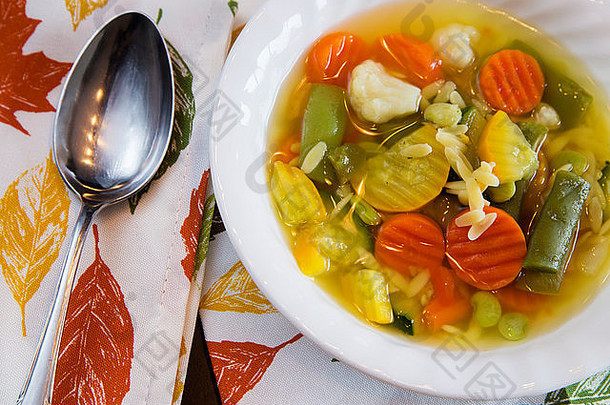 健康素食-生胡萝卜土豆汤