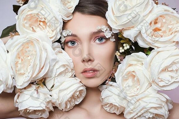 春妆，白花眼妆。创意花卉美容眼妆。夏季花睫毛化妆品