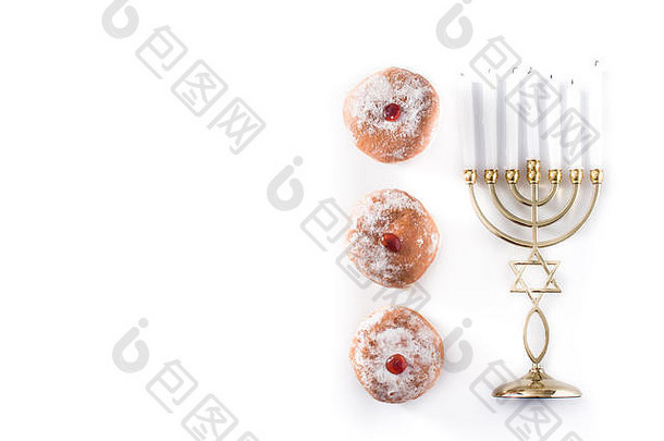 犹太人光明节烛台苏加尼约特甜甜圈孤立的白色背景复制空间