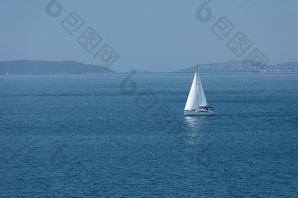 航行中的帆船，亚得里亚海