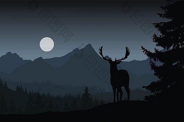 鹿在夜景中与森林和山峦一起，在乌云和月亮的映衬下