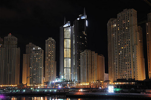 阿拉伯联合酋长国夜间迪拜码头