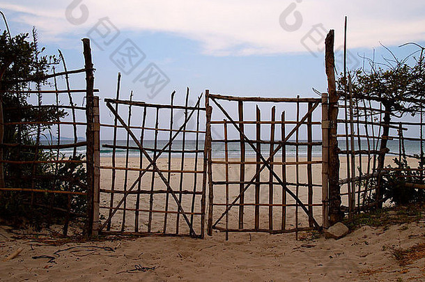 越南丛林海滩之门