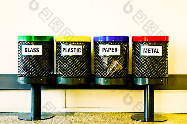 回收垃圾箱主要材料回收玻璃塑料纸金属铝