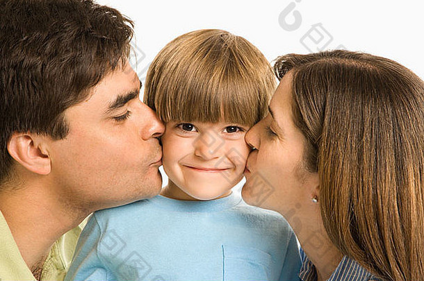 妈妈。父亲接吻儿子相反脸颊