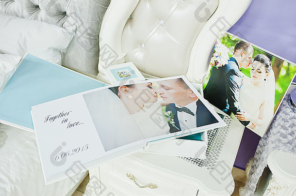 白色蓝色的paspartu婚礼照片书专辑