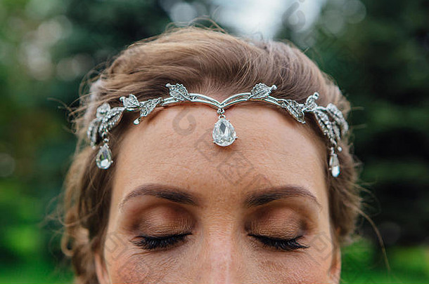 新娘头上的王冠
