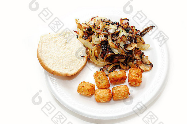 洋葱蘑菇汉堡配土豆片