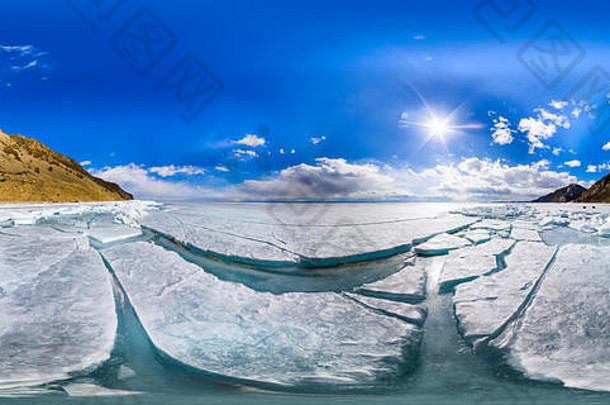 冰蓝色的小丘贝加尔湖冬天湖