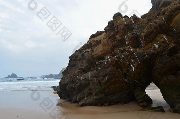 葡萄牙西南部Costa Vicentina自然公园的悬崖和海滩