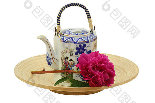 粉红色的牡丹花古董东方茶壶竹子托盘