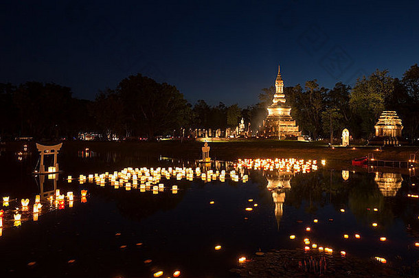 泰国素可泰历史公园的洛伊克拉通节