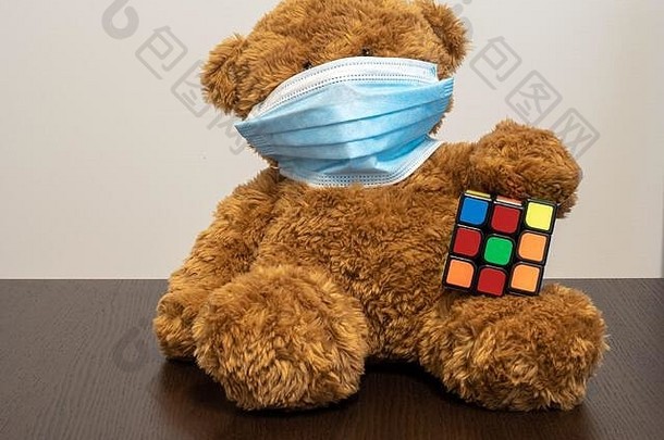 泰迪熊病毒面具戏剧色彩斑斓的卢布多维数据集