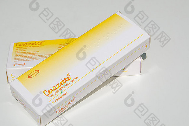 英国贝辛斯托克2014年6月1日：两包白色背景的Ceracette避孕药。默克夏普