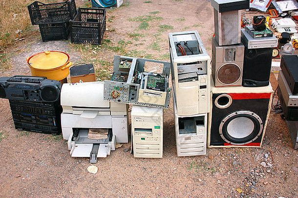 电脑部分电子垃圾跳蚤市场