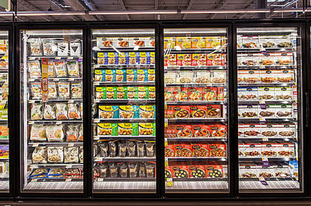 玻璃冰箱情况下有机自然冻食物杂货店商店