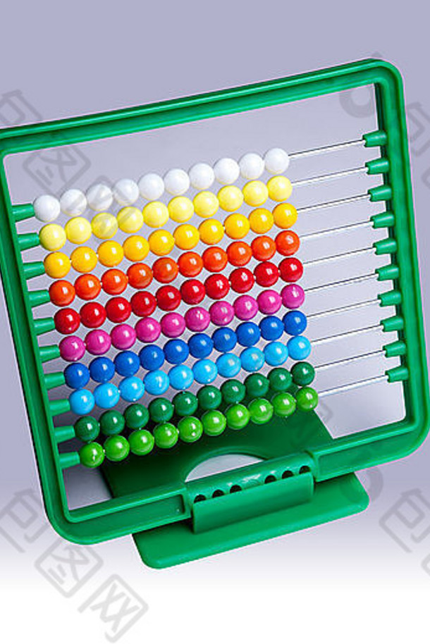 色彩鲜艳的塑料算盘学校家庭作业