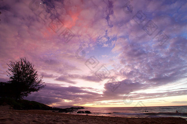 日落贝多勒海滩公园毛伊岛