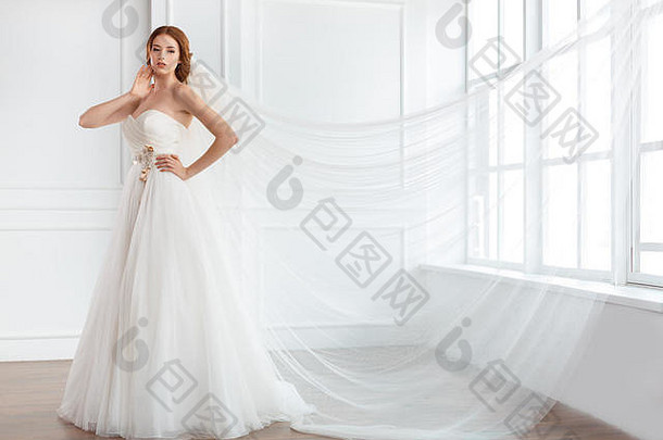 新娘白色婚礼衣服长面纱