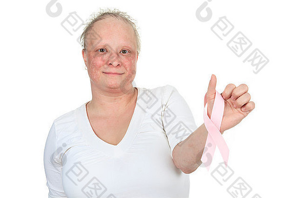 女人持有乳房癌症标志