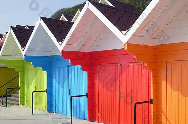 海边海滩小木屋明亮的颜色scarborugh北湾英格兰
