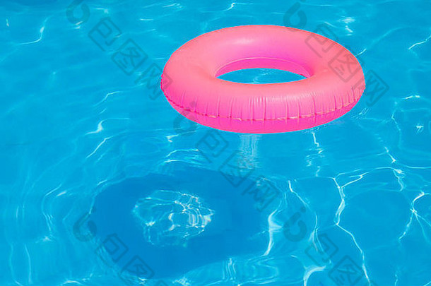 粉红色的池浮动池环很酷的蓝色的让人耳目一新蓝色的池