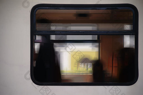 摘要轮廓概述了旅行者火车窗口