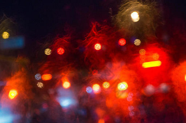 雨滴窗口街散景灯