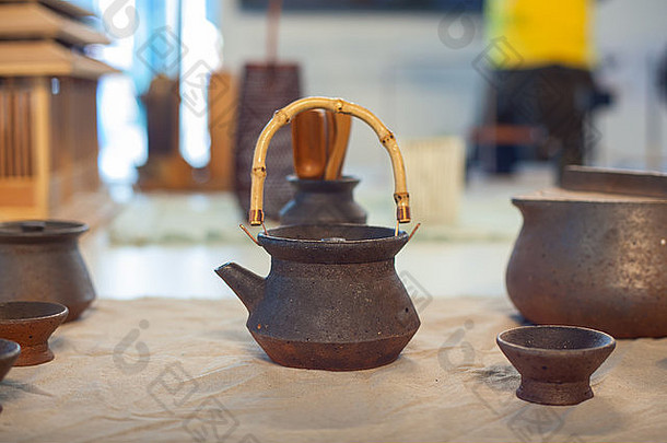 视图东方陶瓷茶壶杯