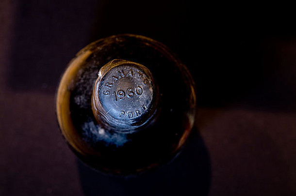 格雷厄姆古董港口瓶