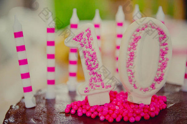 蛋糕装饰数字数量使糖面团糖果白色粉红色的装饰棕色（的）巧克力蛋糕