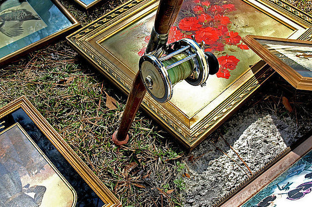 钓鱼杆卷站地面艺术作品艺术周围图片卷出售拍卖
