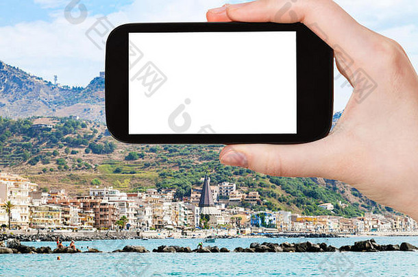 旅行概念旅游照片贾尔迪尼-纳克索斯小镇西西里意大利夏天季节智能手机减少屏幕广告标志