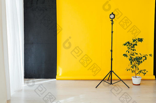 照片工作室设备闪光配件摄影师黄色的背景
