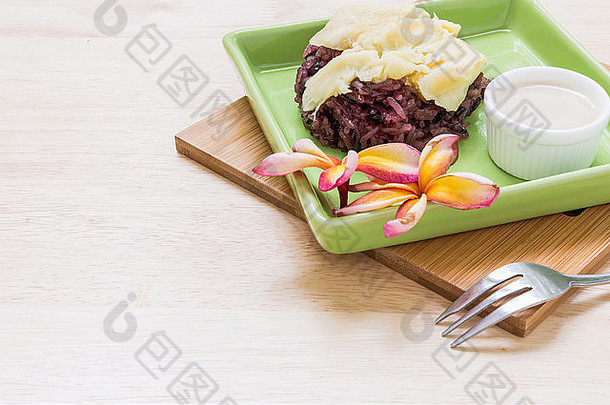 榴莲黏糊糊的大米著名的传统的泰国甜<strong>点菜单</strong>