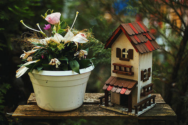 小后院鸟房子花花瓶装饰
