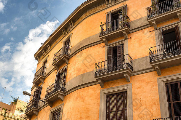 西班牙著名的在世界范围内体系结构架构师传统的西班牙语建筑阳台巴塞罗那