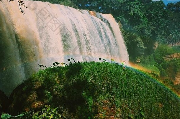 彩虹瀑布越南