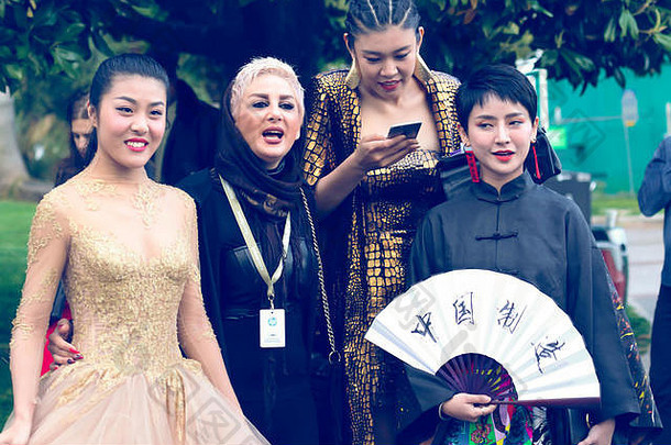 节日cannen开放仪式皇宫国会克鲁瓦塞特星星模型时尚设计师街时尚照片