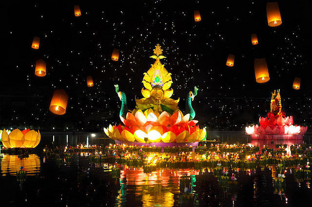 大小船蜡烛花泰国传统的阿来水灯节日天空灯笼天空