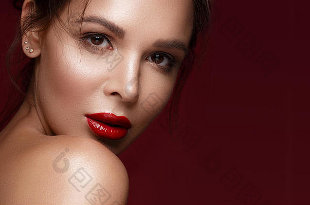 美丽的女孩好莱坞图像经典化妆红色的嘴唇美脸