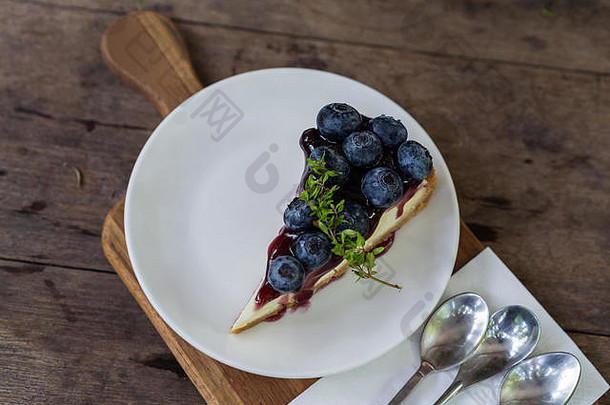蓝莓奶酪蛋糕木表格