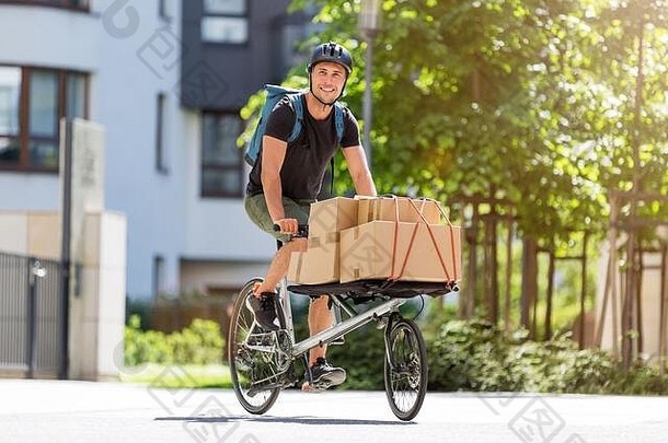 自行车信使使交付货物自行车