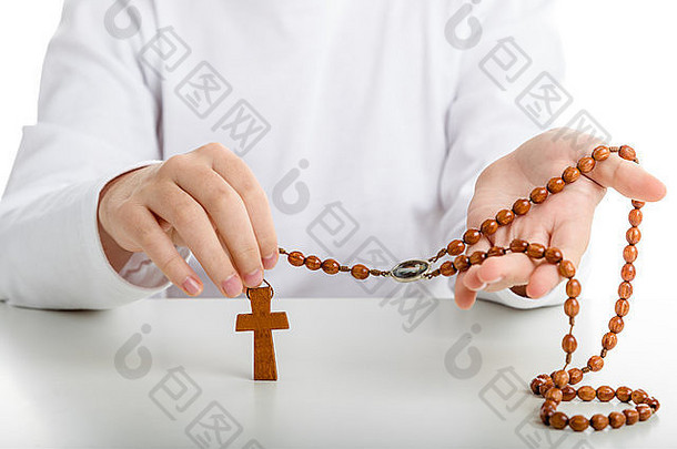 高加索人男孩手持有念珠珠子图标仁慈的耶稣谷物