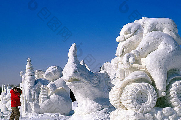拍摄雪雕塑保罗明尼苏达州的年度冬天狂欢节