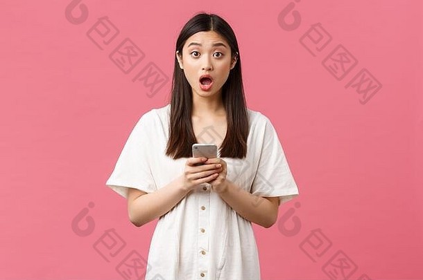 美人情绪技术概念说不出话来惊讶亚洲女孩反应大新闻超级大促销活动读在线