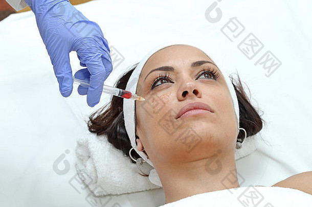 女人脸颊注射治疗美诊所