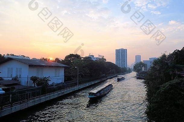 船超速行驶三赛普运河曼谷泰国