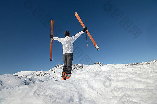 登山家征服峰会滑雪巡回演出